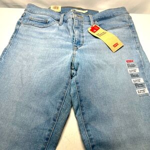 Levi’s 314 Shaping Straight Jeans Sz 12 Woman 31-30 Light Wash